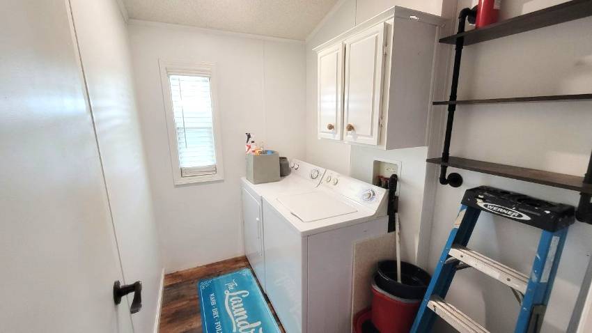 519 Tahiti Drive a Lake Wales, FL Mobile or Manufactured Home for Sale